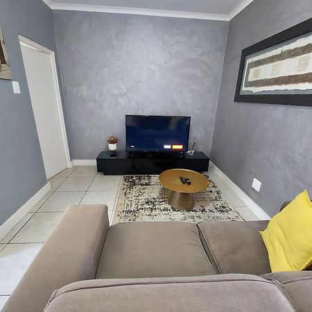 Zwelakho Furnished Apartments The Cube Johannesburgo Exterior foto