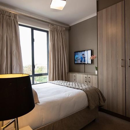 Zwelakho Furnished Apartments The Cube Johannesburgo Exterior foto