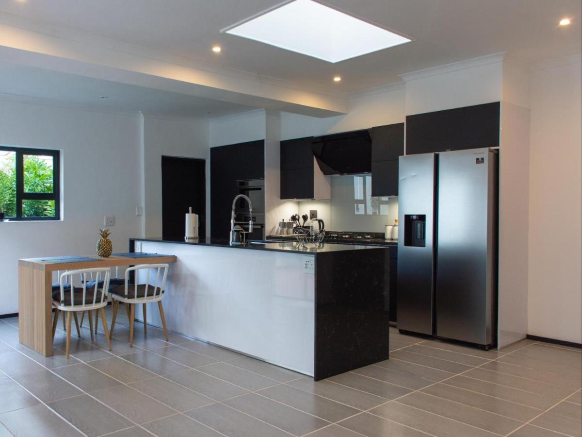 Zwelakho Furnished Apartments The Cube Johannesburgo Exterior foto