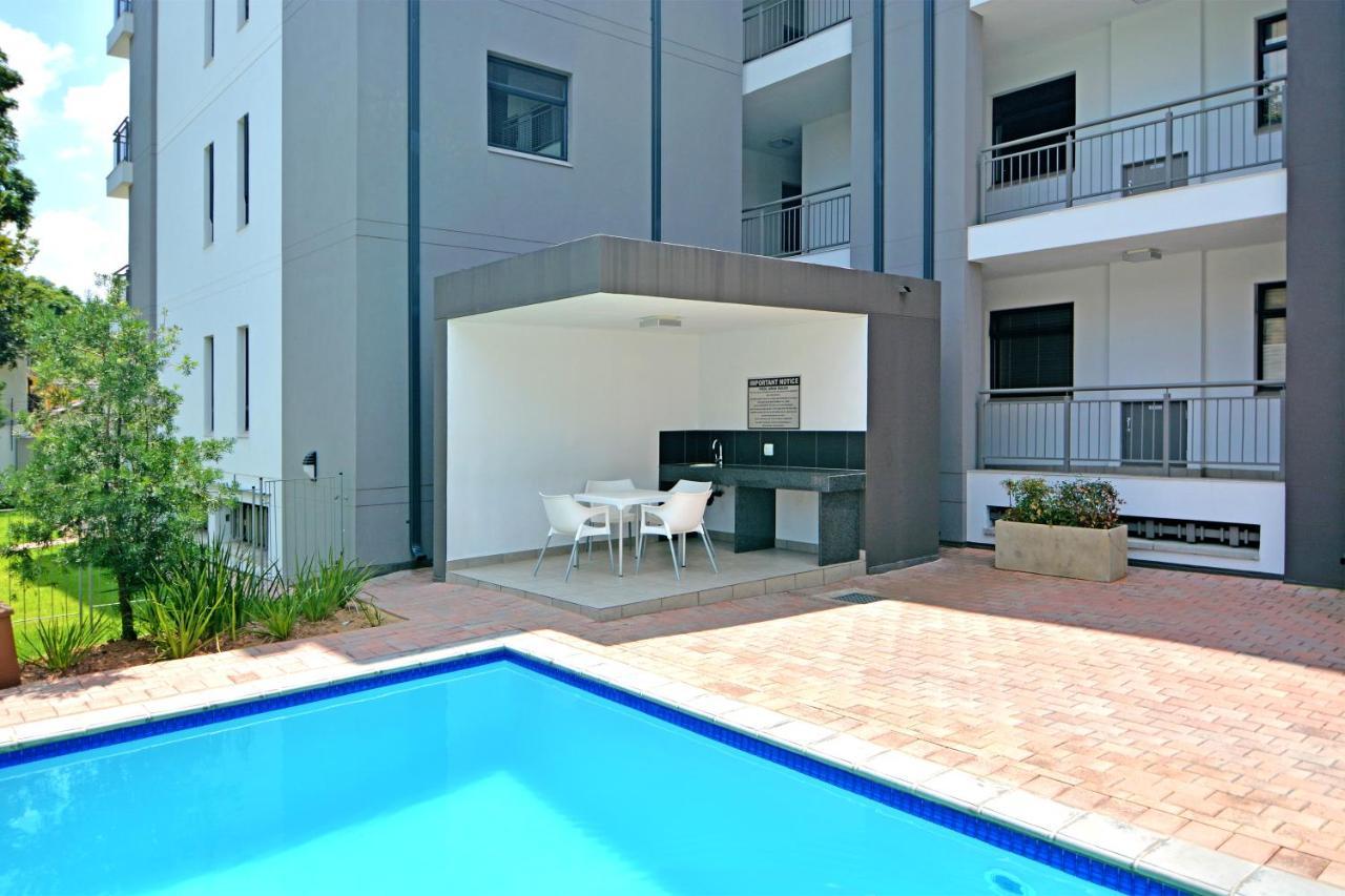 Zwelakho Furnished Apartments The Cube Johannesburgo Exterior foto