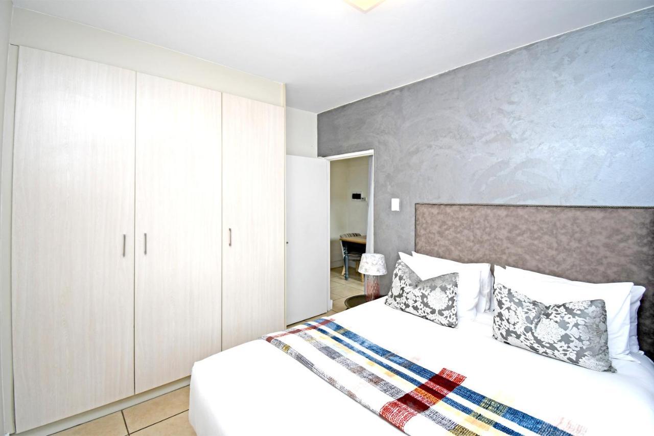 Zwelakho Furnished Apartments The Cube Johannesburgo Exterior foto