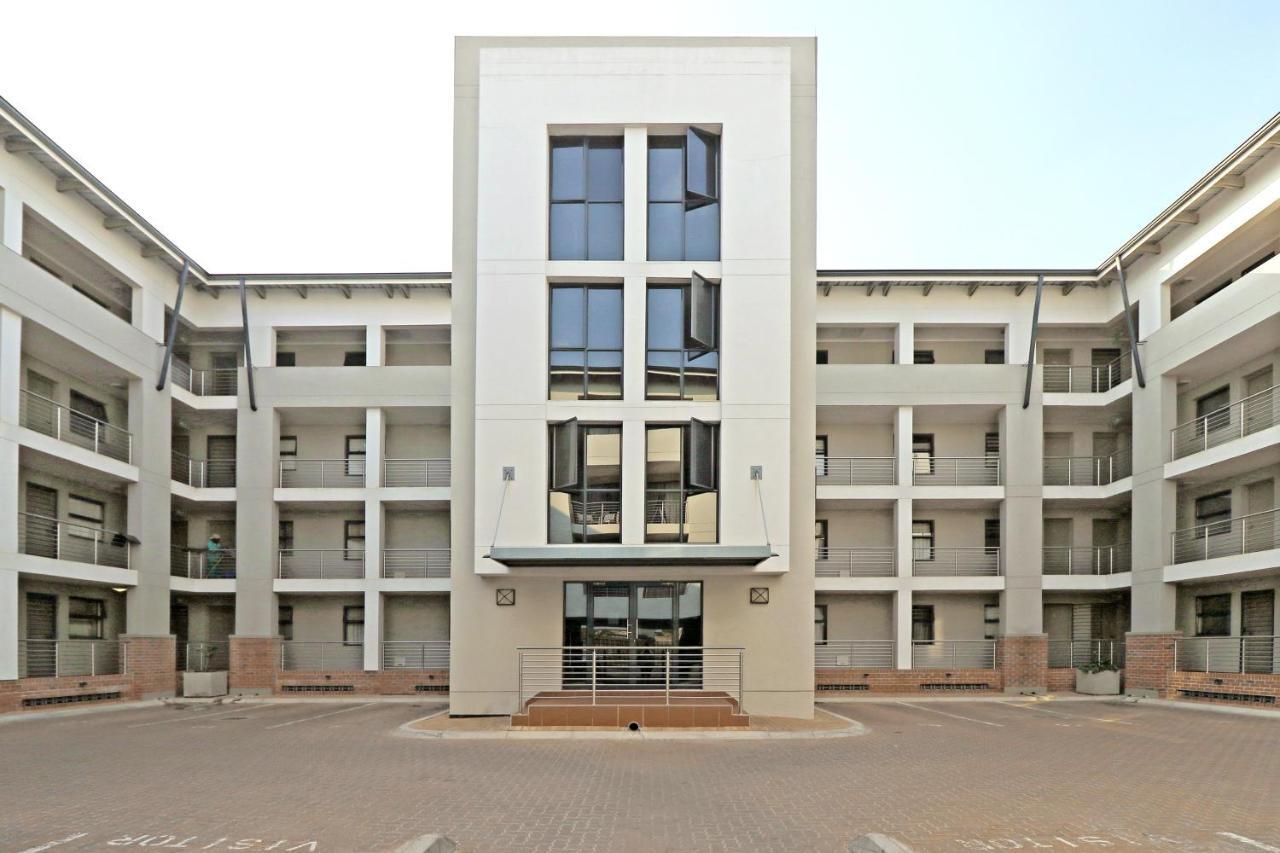 Zwelakho Furnished Apartments The Cube Johannesburgo Exterior foto