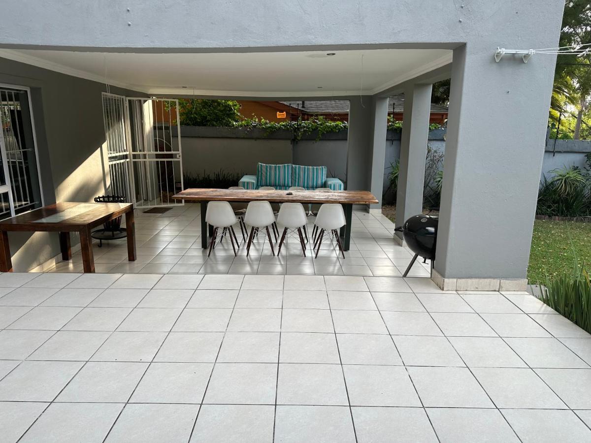 Zwelakho Furnished Apartments The Cube Johannesburgo Exterior foto