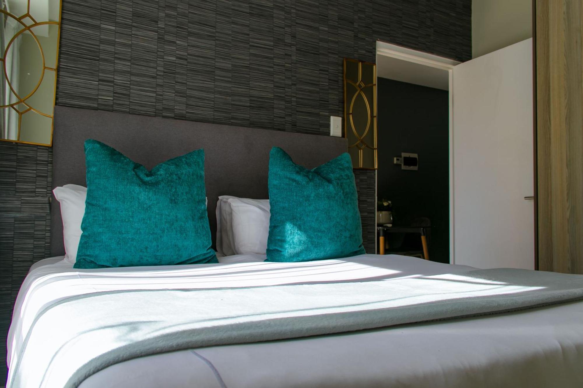 Zwelakho Furnished Apartments The Cube Johannesburgo Exterior foto