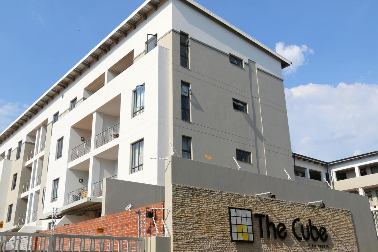 Zwelakho Furnished Apartments The Cube Johannesburgo Exterior foto