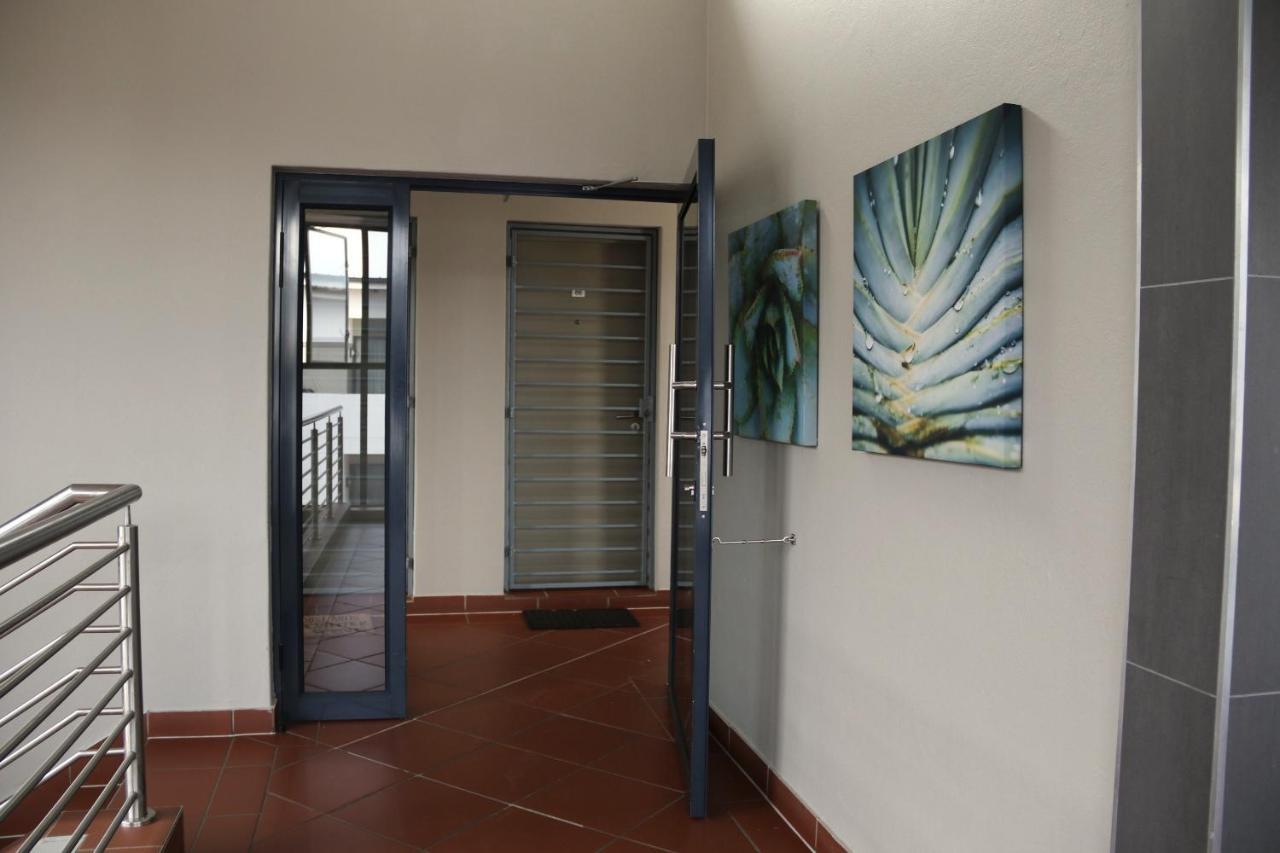 Zwelakho Furnished Apartments The Cube Johannesburgo Exterior foto