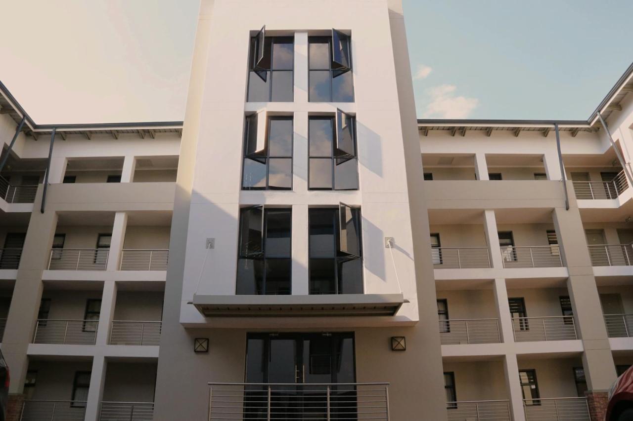 Zwelakho Furnished Apartments The Cube Johannesburgo Exterior foto