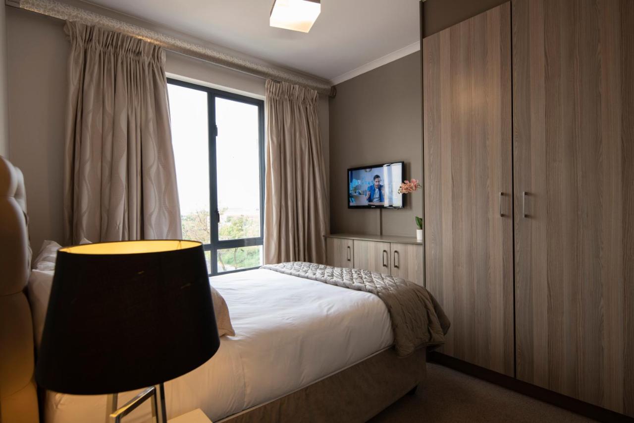 Zwelakho Furnished Apartments The Cube Johannesburgo Exterior foto